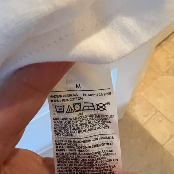 Old Navy White Tie-Front sleeveless Sleeve Top - Picture 5 of 5